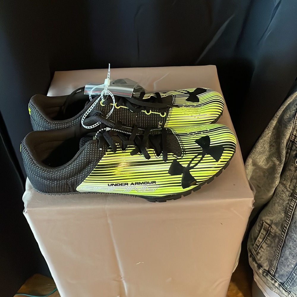 Under armor women’s running shoes 10 1/2 new without tags
